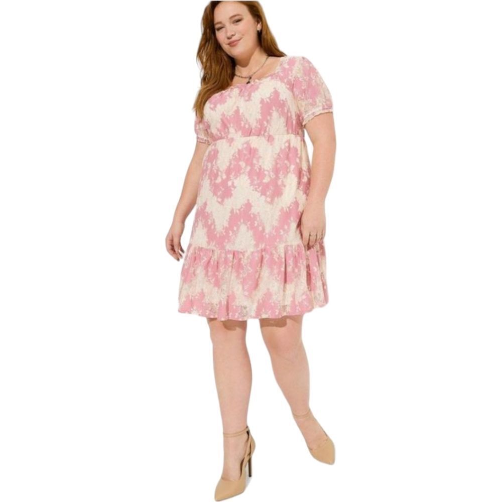 TORRID Foxglove Pink Mini two toned, lace floral, tierd babydoll dress. 1X